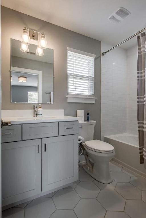 Classy, Cozy, Close To Downtown Nashville Exterior photo